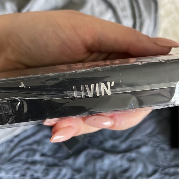 Glamnetic lashes - Picture 2 of 3